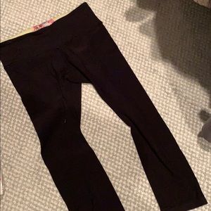Lululemon Wunder Under reversible Capri leggings